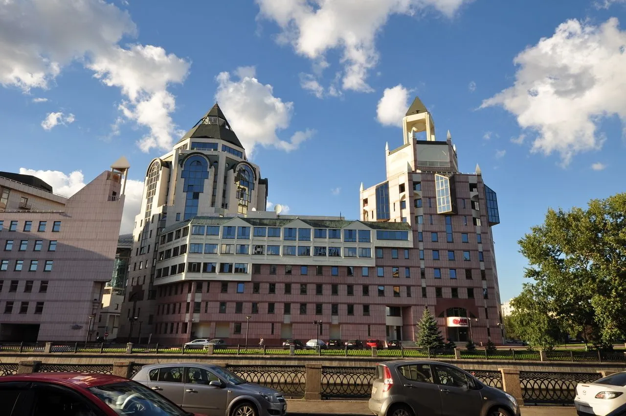 Корпуса Riverside Towers с набережной